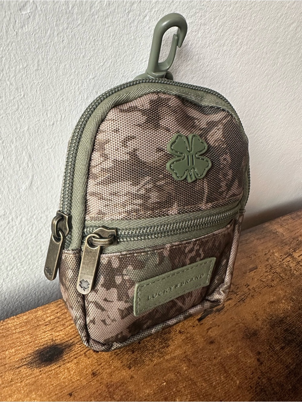 Lucky Brand Camo Mini Pouch Bag Charm Keychain with Clip, 2 Pockets NWOT - Picture 3 of 5